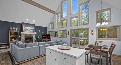 Enchanted Hot Tub Retreat | Fire Pit & Dogs OK