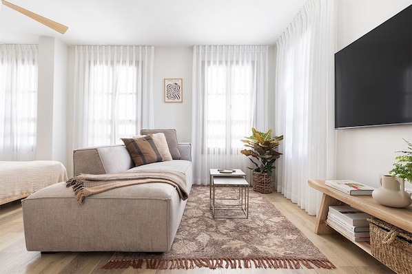 Studio | Living area
