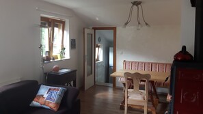 Living area - Ferienwohnung Watzmann, für 2-4 Pers, 73qm², 2 SZ, Balkon (Bischofswiesen)