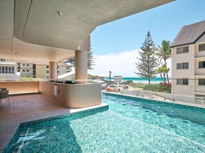 Pool - New Resort Style Ocean Front Apartment Palm Beach (Palm Beach)