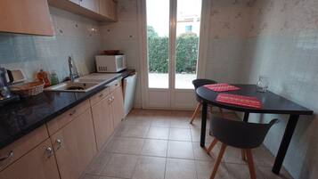 Réfrigérateur, micro-ondes, four, lave-vaisselle