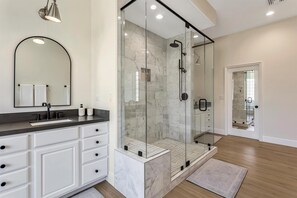 Shower, hair dryer, towels, soap - Enjoy your own Private Oasis! Resort life awaits!! (Indio)