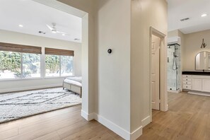 4 Schlafzimmer, Bügeleisen/Bügelbrett, kostenloses WLAN, Bettwäsche