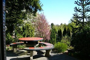 Outdoor dining - Holiday home Country House Kathy (Michelstadt-Vielbrunn)