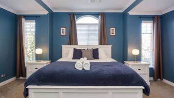 4 bedrooms, desk, iron/ironing board, free WiFi
