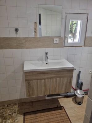SĂšche-cheveux, papier toilette