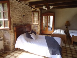 2 bedrooms, iron/ironing board - Maison de Campagne (Saint-Martial-de-Gimel)