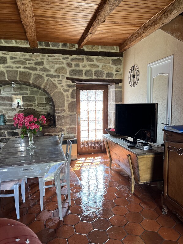 Dining - Maison de Campagne (Saint-Martial-de-Gimel)