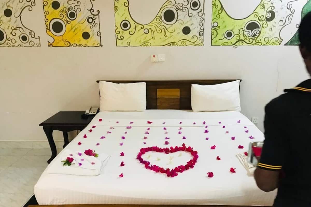 Habitación Deluxe con 1 cama doble o 2 individuales | Escritorio, tabla de planchar con plancha, wifi gratis
