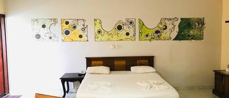 Quarto casal ou duplo luxo | Escrivaninha, ferros/tábuas de passar roupa, Wi-Fi de cortesia