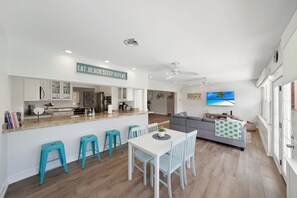 Interior - Sun-filled house by PMI (Fort Lauderdale)