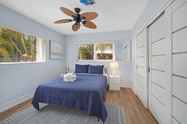 3 bedrooms, iron/ironing board, travel crib, WiFi (free)
