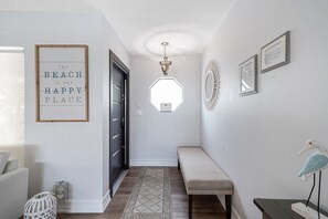 Interior - Sun-filled house by PMI (Fort Lauderdale)