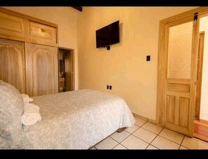 1 bedroom, iron/ironing board, Internet