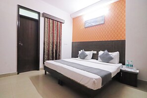Standard Room | 1 bedroom, free WiFi - Mauryan Express Hotel Dashrathpuri Metro (New Delhi)