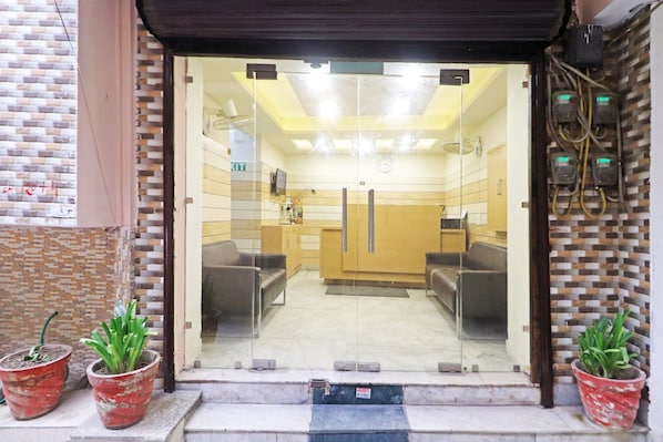 Front of property - Hotel The Nines (New Delhi)