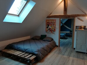 3 bedrooms, free WiFi, bed sheets - Maison, à 30 Minutes du Circuit des 24h (Pruillé-l'Éguillé)