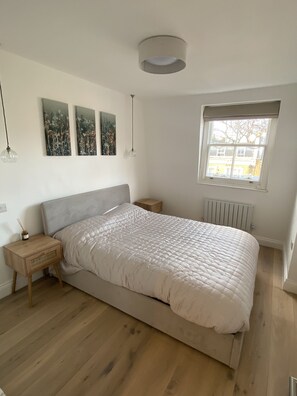 2 slaapkamers, een strijkplank/strijkijzer, wifi, beddengoed