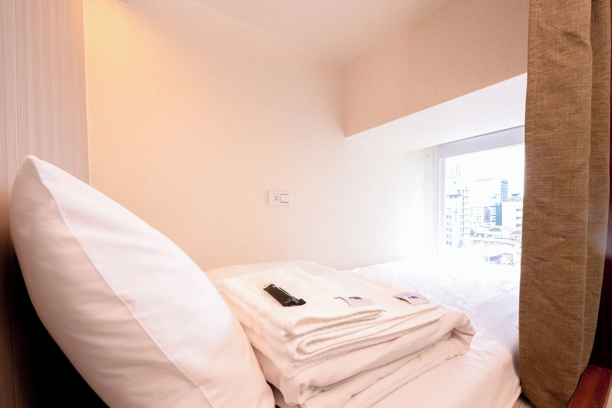 Insonorización, wifi gratis y ropa de cama