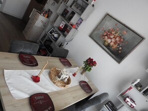 Dining - Location T3 (Ajaccio)