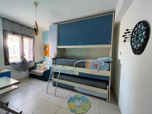 3 habitaciones, tabla de planchar con plancha y wifi gratis 