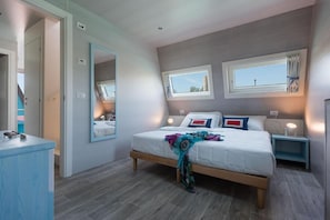 3 bedrooms, WiFi - Unique Chalet Marina Azzurra Resort 2 Bedroom Sleeps 6 a (Friuli-Venezia Giulia)