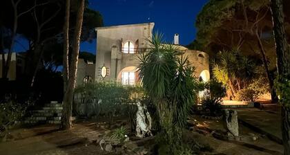 Villa a S.Margherita di Pula (Ca) in Sardegna a 200 m.dalla spiaggia
