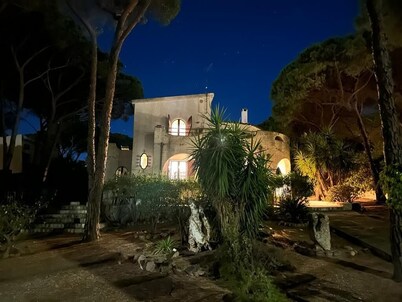 Villa Indipendente a 200 m. Dalla Spiaggia S. Margherita di Pula 40km. Cagliari