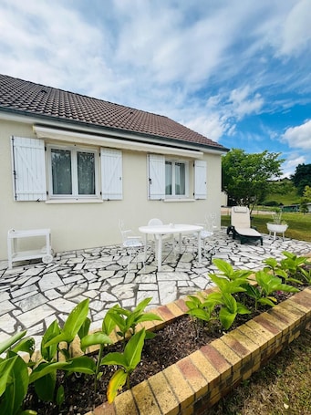 Terrazza/patio. Maison aux Confins du Maine , de Lanjou et de la Touraine