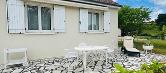 Maison aux Confins du Maine , de Lanjou et de la Touraine