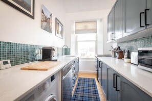 Frigorifero, forno, lavastoviglie, macchina per tè/caffè