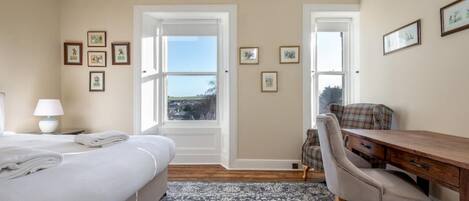 2 chambres, fer et planche à repasser, Wi-Fi gratuit, draps fournis
