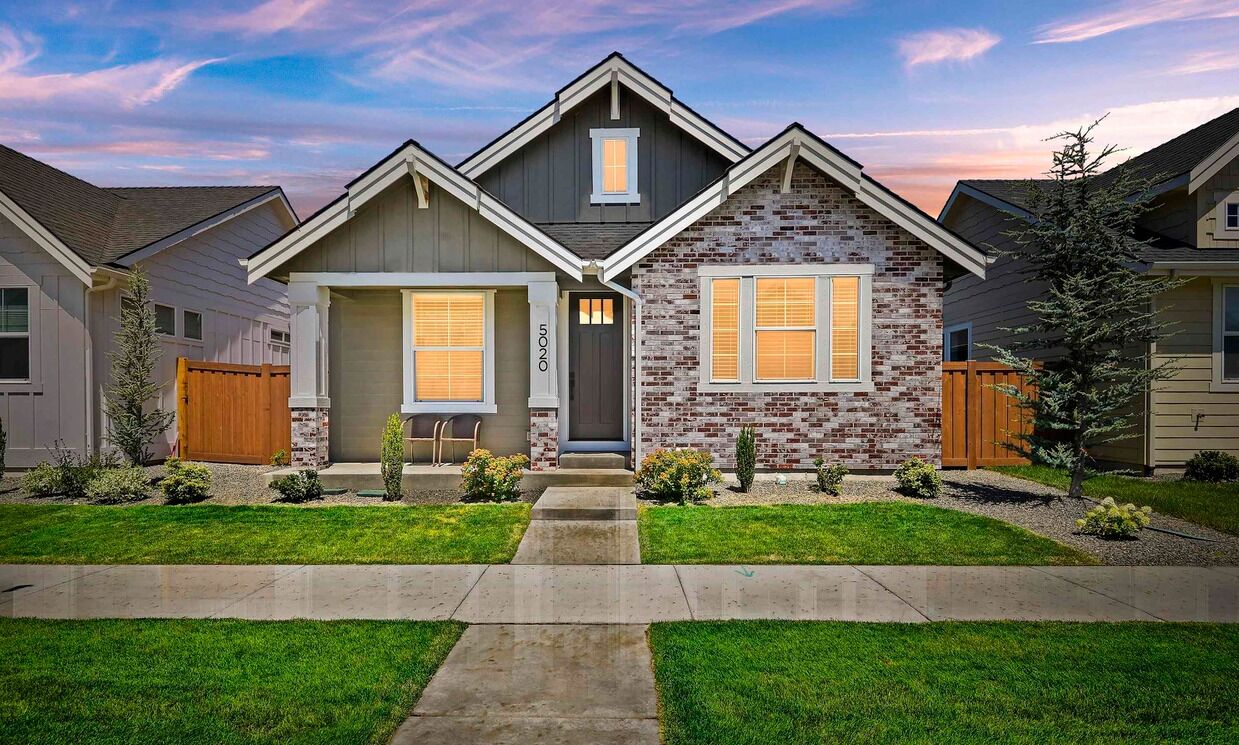 The Brick Bungalow | Private 4 Bedroom Home