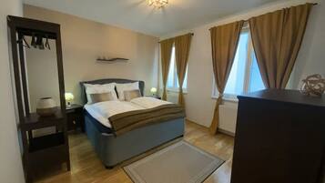 2 bedrooms, iron/ironing board, WiFi, bed sheets