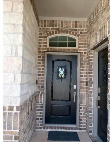 Cozy House in Richmond, Modern Amenities, Pet-Friendly, Community Pool and Gym!