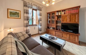 Smart TV y chimenea 