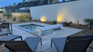 Piscine extérieure, piscine chauffée