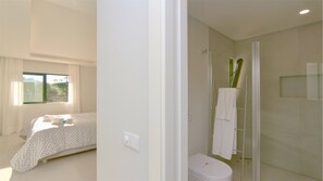 Doccia, asciugacapelli, bidet, asciugamani