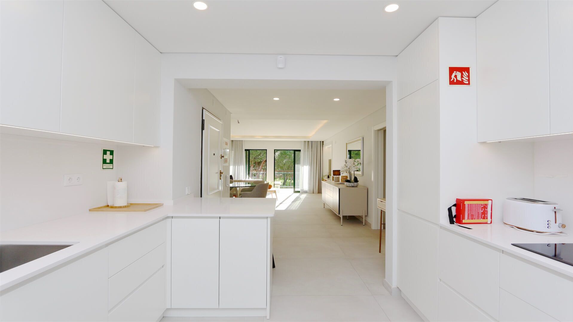 冰箱、微波炉、烤箱、洗碗机