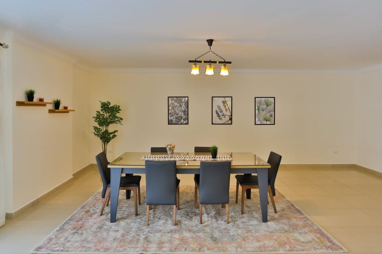 Familienapartment | Essbereich im Zimmer