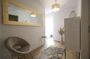 Interior - Modern Flat with a Balcony Near Central Station | BG15 (Wien)