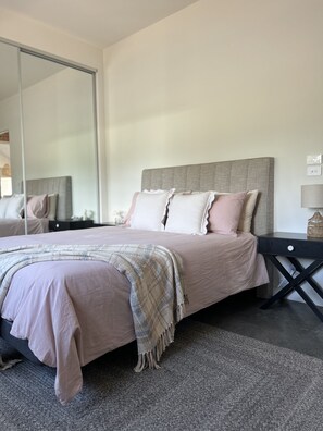 4 quartos, ferros/tábuas de passar roupa, Wi-Fi, roupa de cama