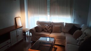 Smart TV, books, stereo