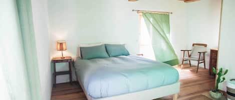 1 dormitorio, cuna de viaje, wifi gratis y ropa de cama