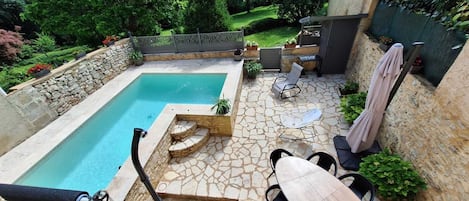 Piscine extérieure, piscine chauffée