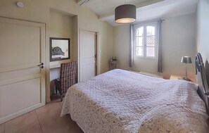 2 bedrooms, free WiFi - Stunning home in Saint-Laurent-de-la-Ca (Saint-Laurent-de-la-Ca)