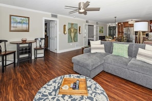 Condo, 2 Bedrooms | Living area