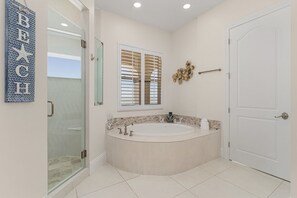 House, 5 Bedrooms | Bathroom | Towels