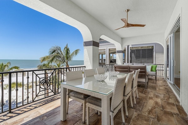 House, 5 Bedrooms | Outdoor dining - 3132 Estero Blvd 5 Bedroom Home by RedAwning (Fort Myers Beach)