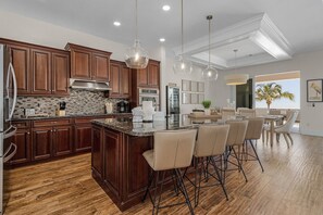 Maison, 5 chambres | Cuisine privée | Réfrigérateur, four, cafetière/bouilloire, grille-pain